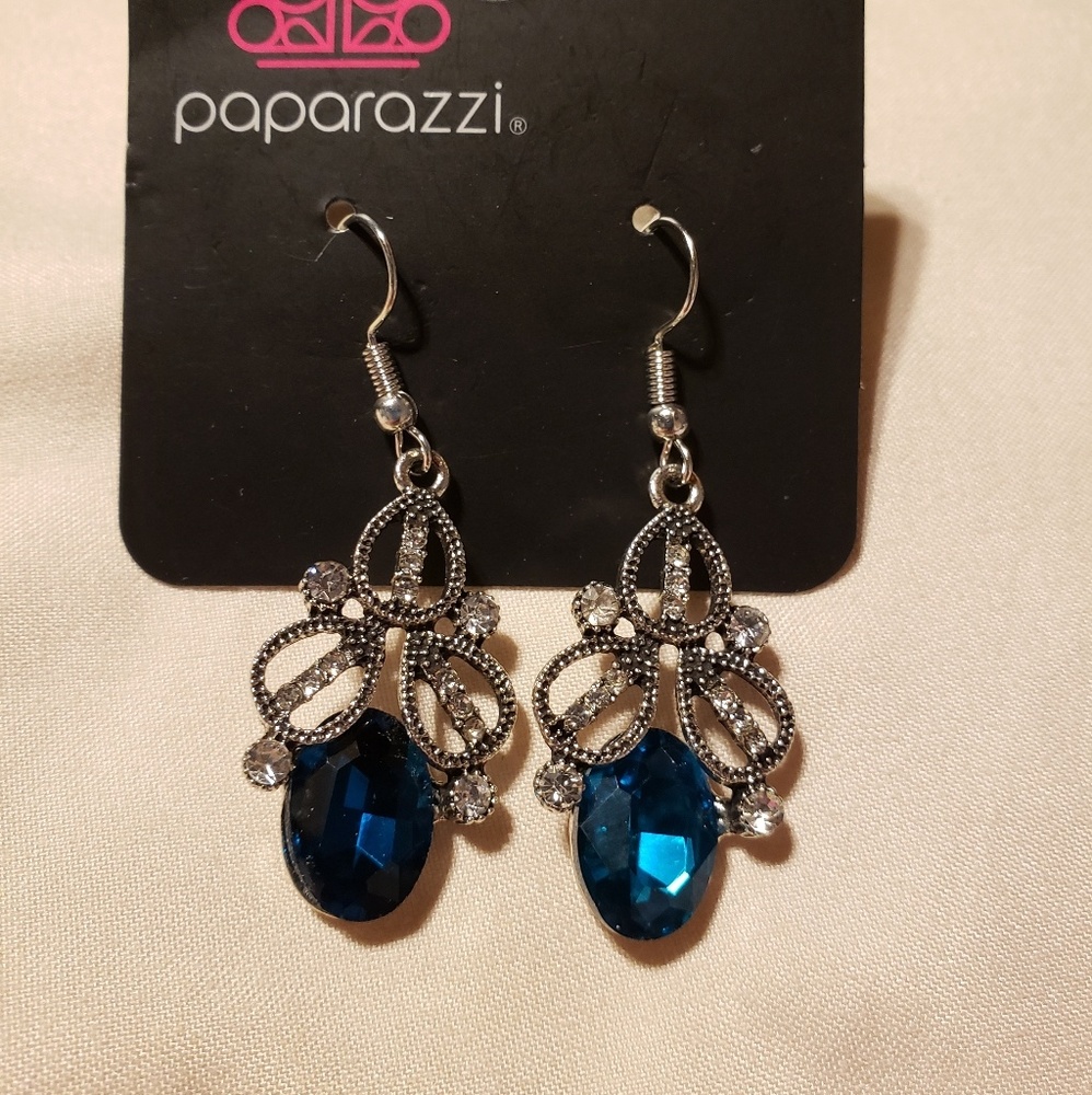 {Paparazzi} earrings